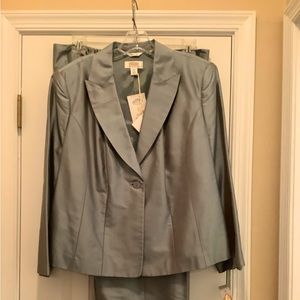 Sea foam silk pant suit